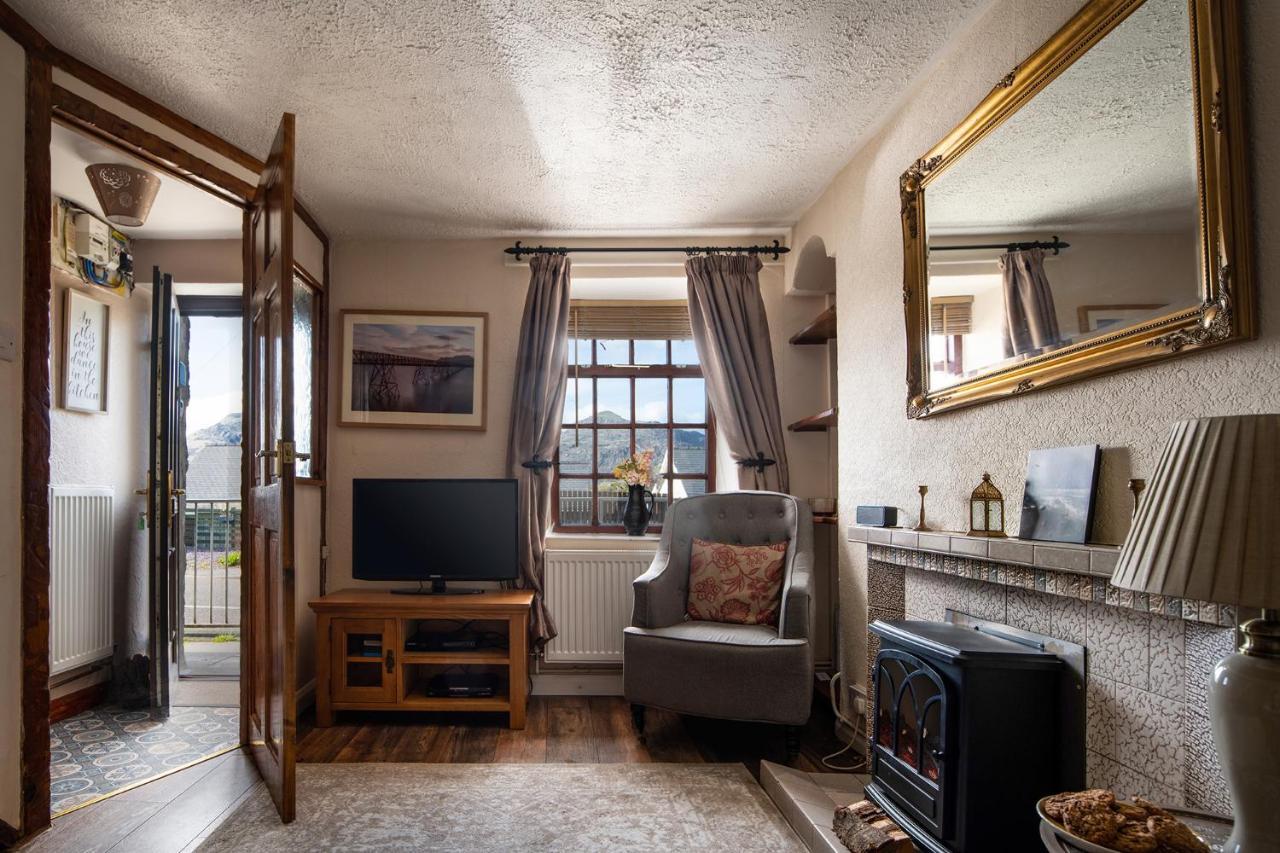Homely Cottage With Garden And Mountain-View ブライナイ・フェスティニオグ エクステリア 写真